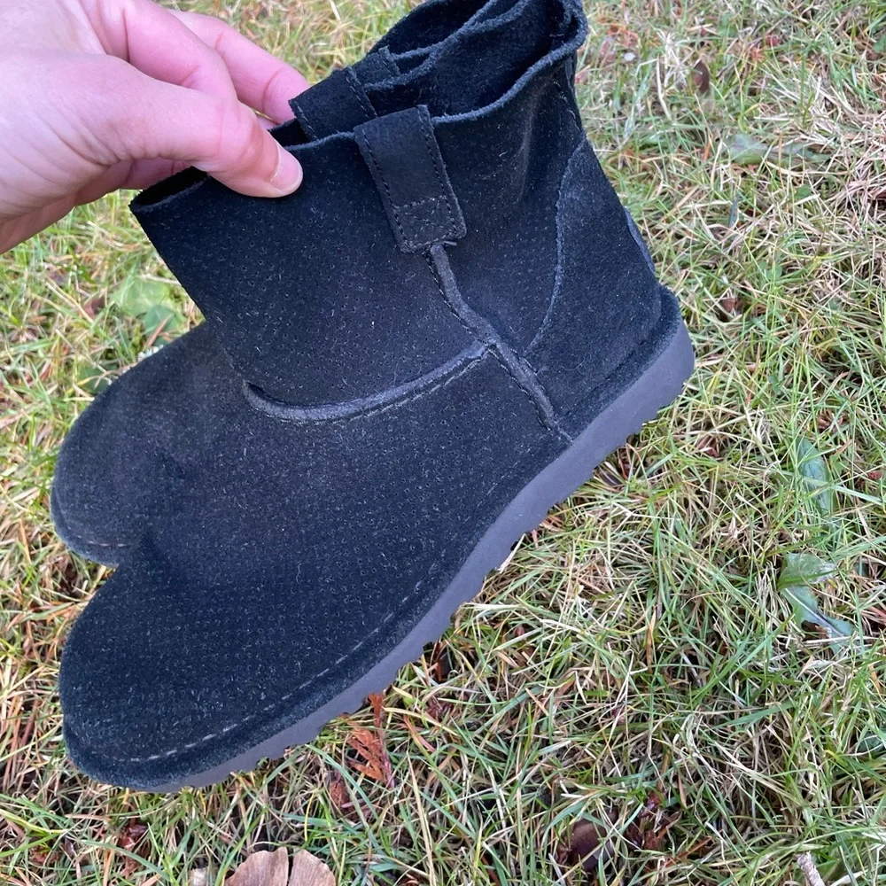 Suede UGG 7 Black - Picture 1 of 15